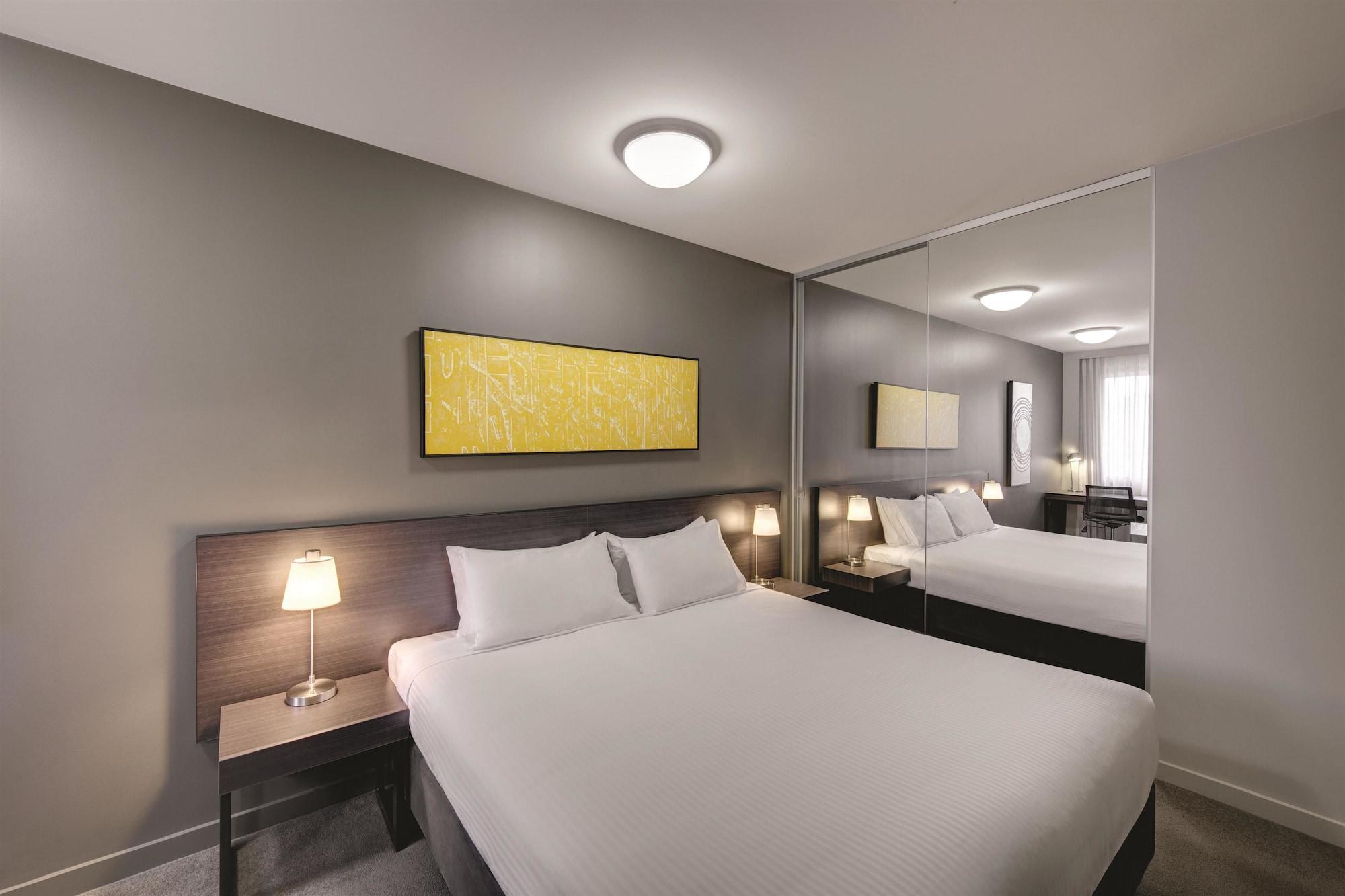 Punthill Norwest Aparthotel Bagian luar foto