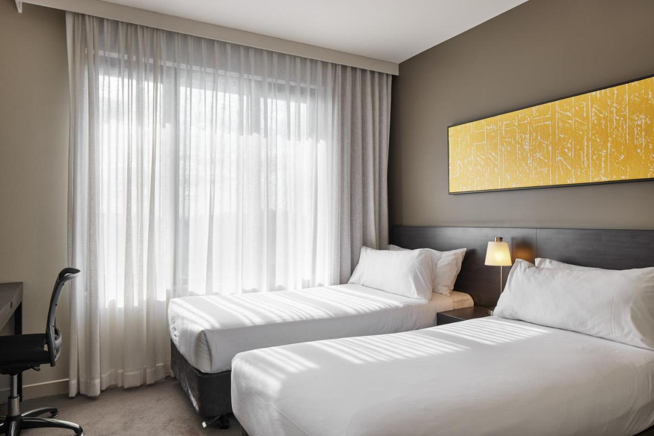 Punthill Norwest Aparthotel Bagian luar foto