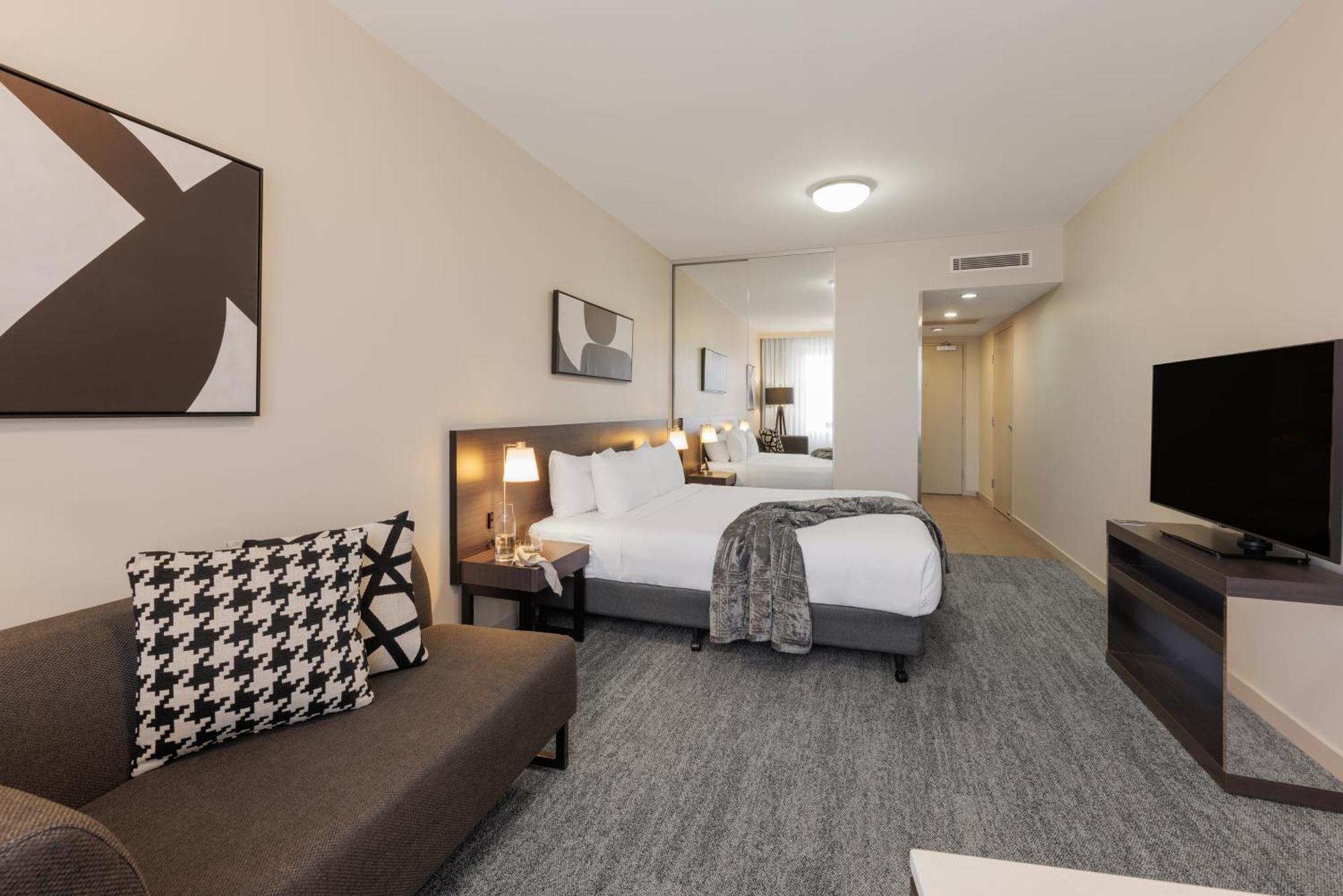 Punthill Norwest Aparthotel Bagian luar foto