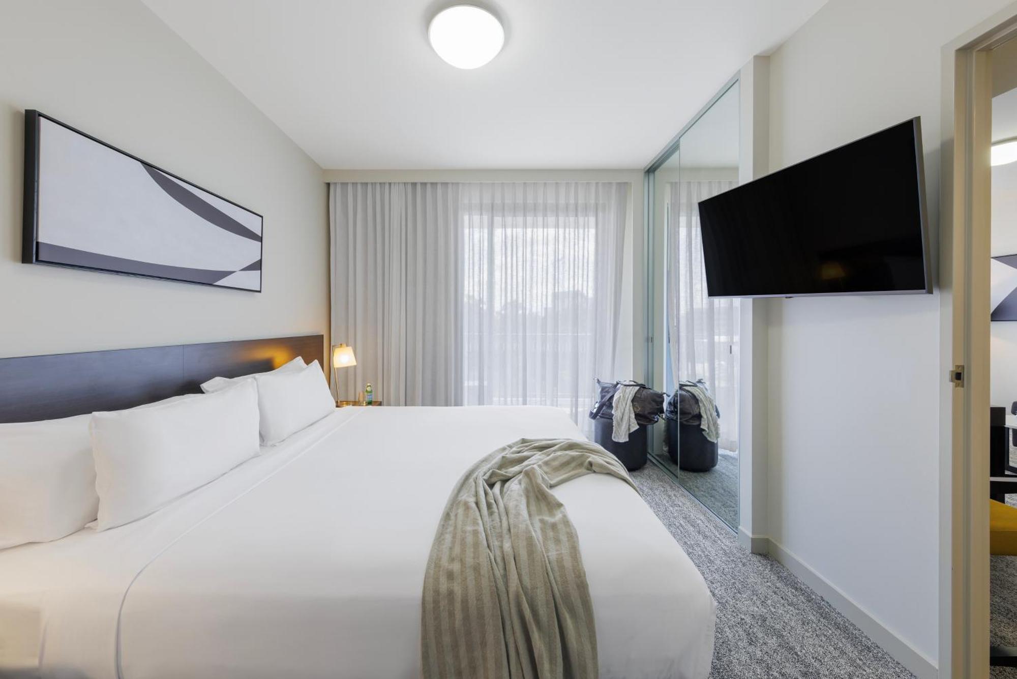 Punthill Norwest Aparthotel Bagian luar foto