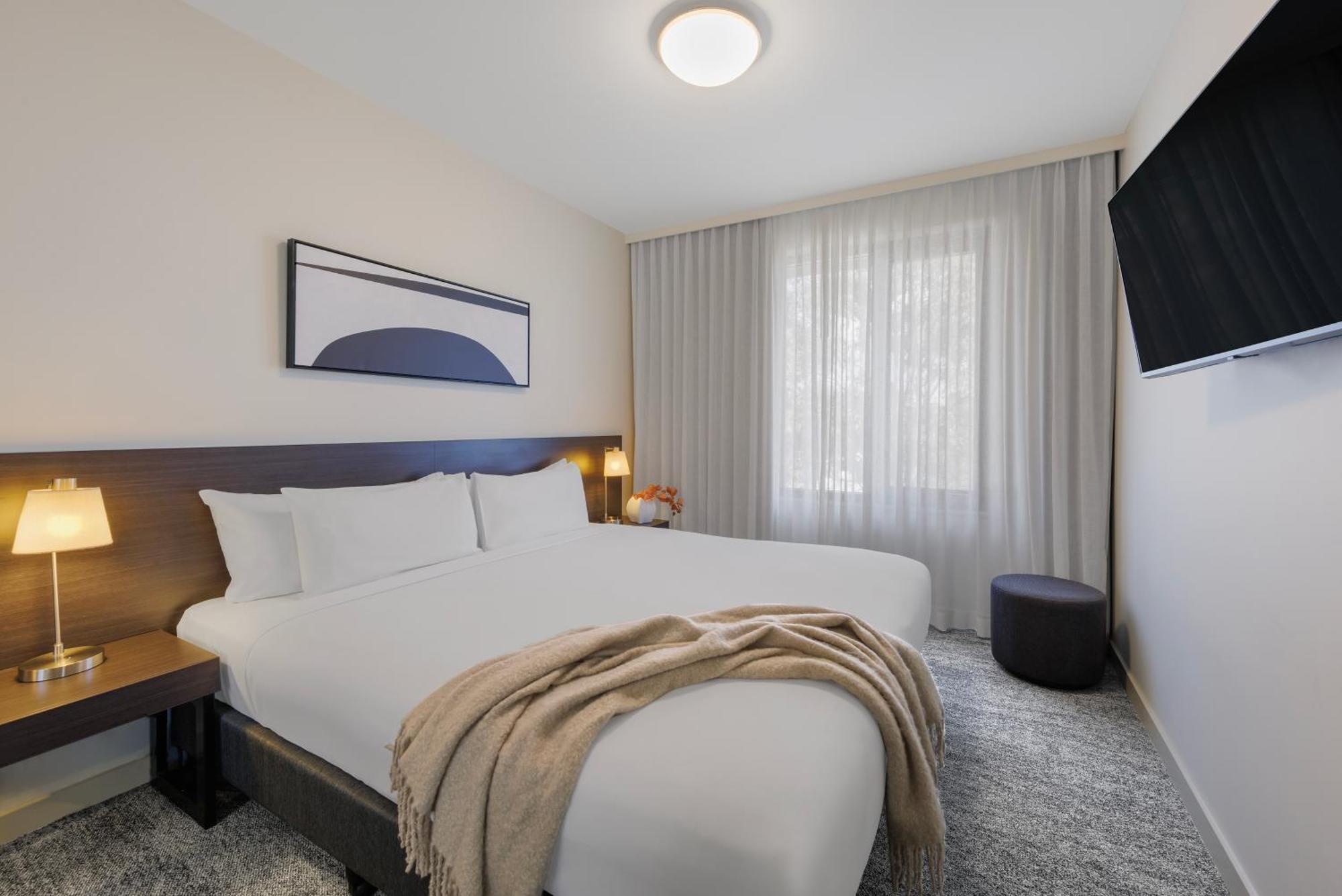 Punthill Norwest Aparthotel Bagian luar foto